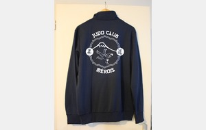 Disponible à la commande ....