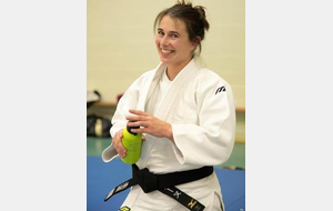 La presse en Parle ... la NR du 21/11/2016    Judo : Karine &quot; la guerrière &quot; ne lâche rien