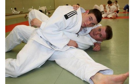 Remy et Olivier nouvelles ceintures noires Article NR 04/2013